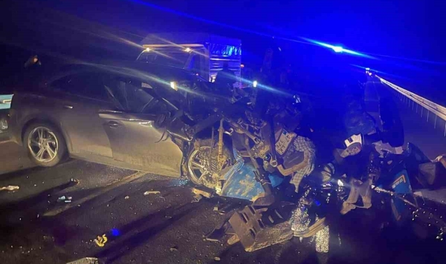 Mardin'de otomobil ile traktör çarpıştı: 3 yaralı