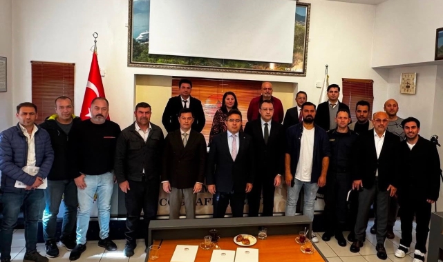 Marmaris Barlar Sokağı için ilçe protokolü sokak esnafı ile toplantı yaptı
