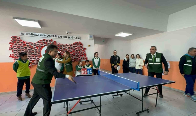 Marmaris'te masa tenisi turnuvası düzenlendi