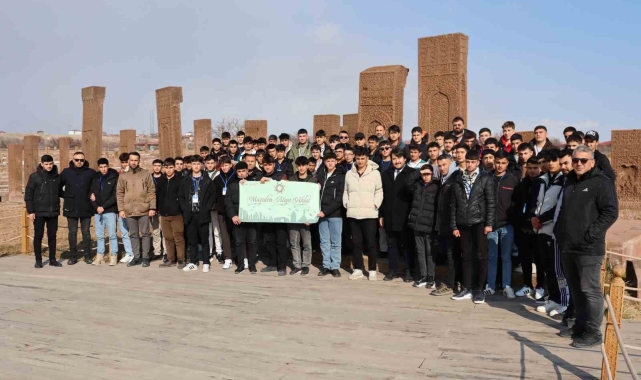 "Maziden Atiye Ahlat" programıyla şehit ve gazi çocukları bölgeyi gezdi