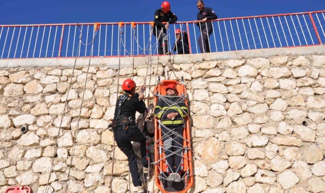 Mersin itfaiyesi tecrübelerini paylaşıyor
