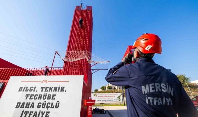 Mersin İtfaiyesi yangın ve kurtarma tatbikatı yaptı