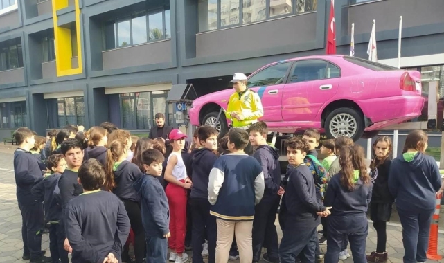 Mersin'de öğrencilere trafik güvenliği eğitimi verildi