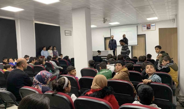 Müftülükten öğrencilere değerler eğitimi semineri
