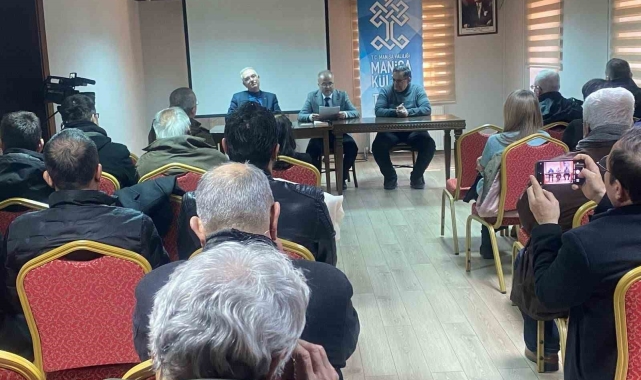 Muğlalı Yazarlar Erdal Çil ve İsmail Zorba Manisa'da okurlarıyla buluştu