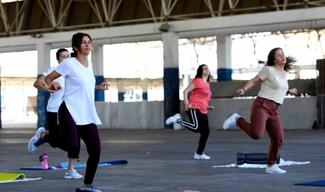 Muratpaşa'da 16 noktada ücretsiz step, zumba ve pilates kursları başlıyor