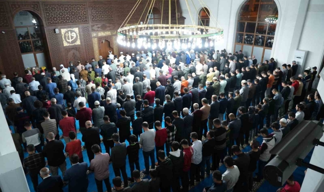 Muş'ta ilk teravih namazı kılındı