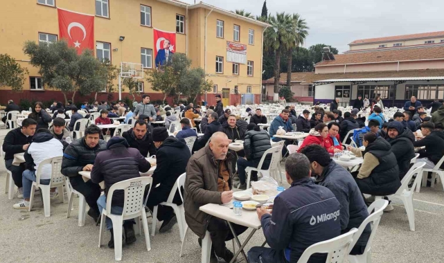 Nazilli'de meslek liselilere keşkek ikramı