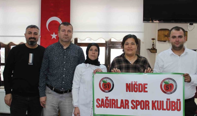 Niğde Sağırlar Spor Kulübü Derneği'nde Mücayip Yıldırım güven tazeledi