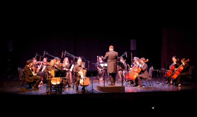 Oda Orkestrası karlı geceyi sanatla ısıttı