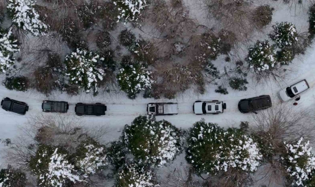 Off-road tutkunları karlı arazinin keyfini çıkardı