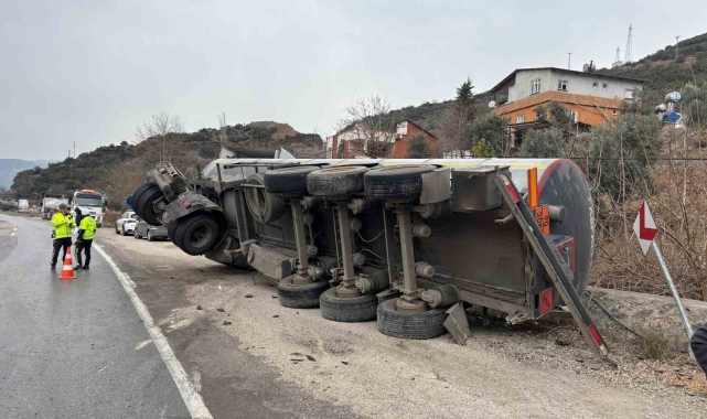 Osmaniye'de kontrolden çıkan tanker devrildi