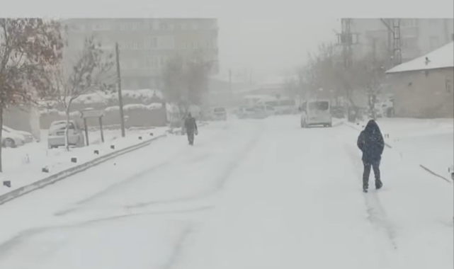 Özalp'te termometreler eksi 24 dereceyi gördü