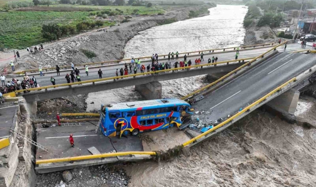 Peru'da köprü çöktü: 2 ölü, 41 yaralı