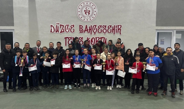 Raketin şampiyonları belli oldu
