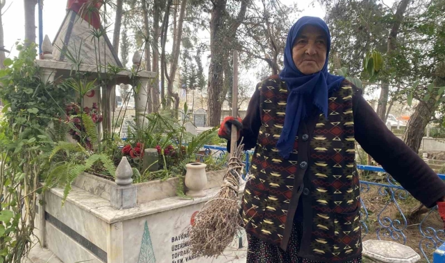 Raziye teyze 20 yıldır mezarlığı tek başına temizliyor