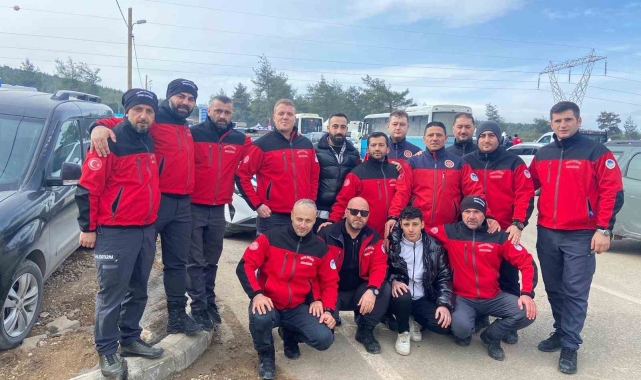Sakarya Büyükşehir itfaiyesi asrın felaketinde Kahramanmaraş'ta acıyı paylaştı