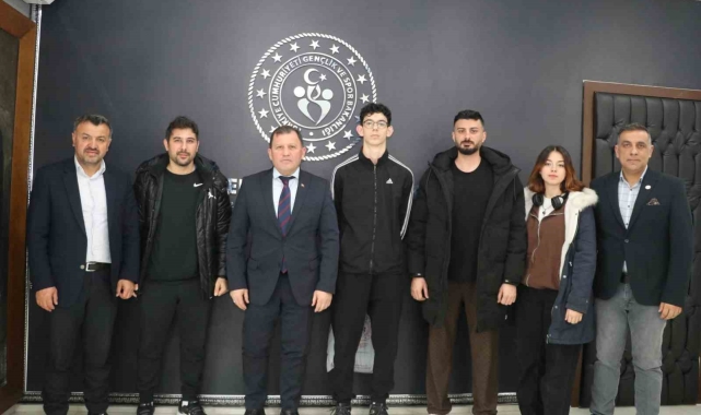 Şampiyonlardan Kabakcı'ya ziyaret