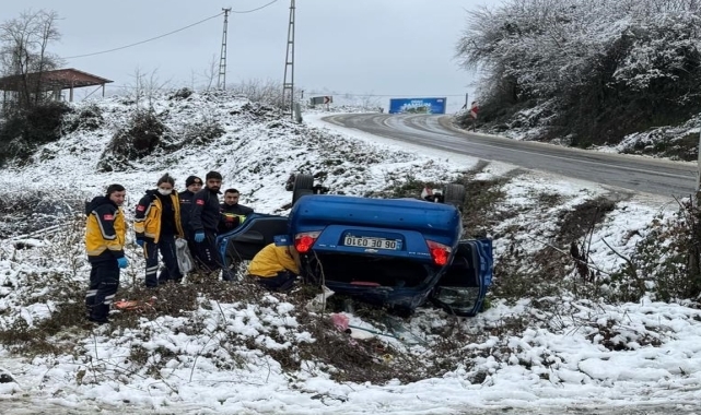 Samsun'da devrilen otomobildeki 3 kişi yaralandı