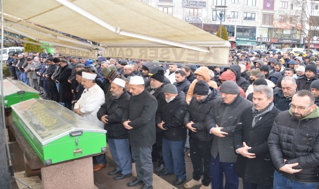 Samsun'da kalp krizi nedeniyle yaşamını yitiren öğretmenin cenazesi defnedildi