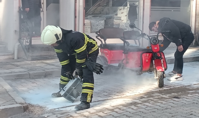 Samsun'da park halindeki elektrikli bisiklet yangın sonucu zarar gördü