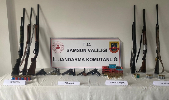 Samsun'da ruhsatsız silah ve mühimmat ele geçirildi