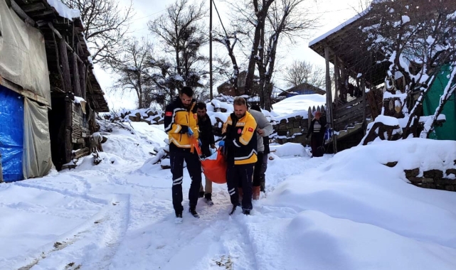 Samsun'da sağlık ekipleri, zorlu kış şartlarında görev başında