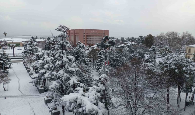 Samsun&#039;da tüm okullarda eğitime kar engeli