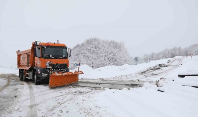 Samsun'un 17 ilçesinde karla mücadele