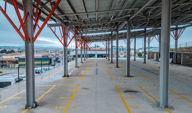 Seferihisar Belediyesi, Karakayalar Pazar Yeri'ni hizmete açıyor.