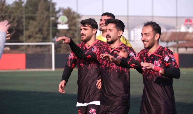 Şehitkamil Belediyespor doludizgin galibiyet serisini 4 maça çıkardı