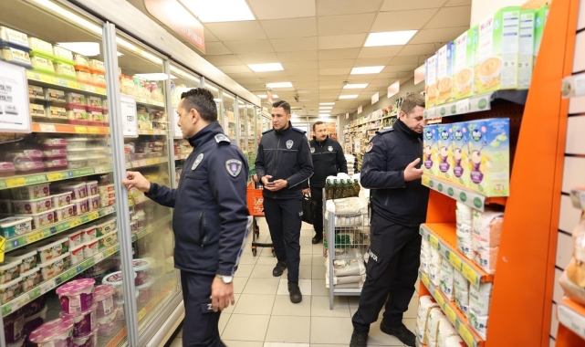 Şehzadeler Belediyesi zabıtası marketleri mercek altına aldı