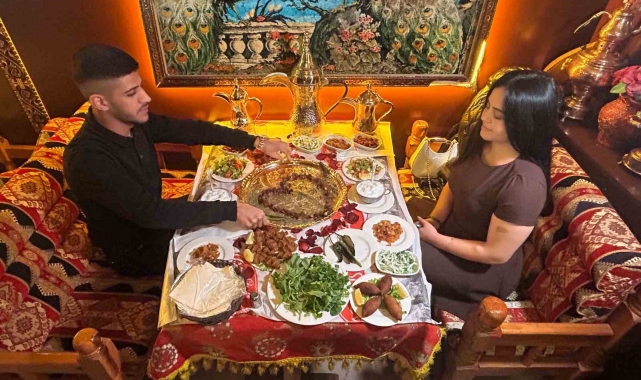 Sevgiliye çiçek yerine ciğer kebap