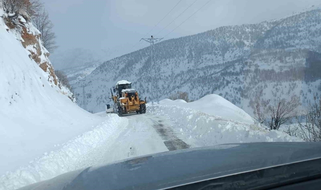 Siirt'te kapanan köy yolları ulaşıma açıldı