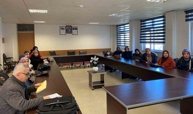 Simav'da gıda işletmesi çalışanlarına hijyen eğitimi
