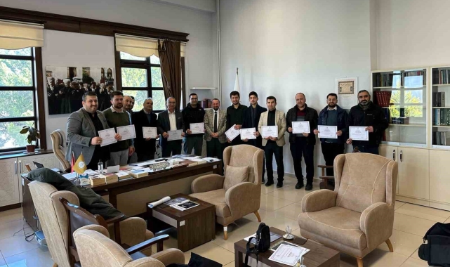Simav'da 'Talim ve Tashih-i Huruf Kursu'nda başarılı olan din görevlilerine belgeleri verildi