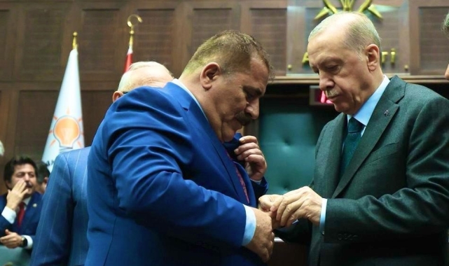 Şırnak'ta bağımsız belediye başkanı AK Parti'ye geçti