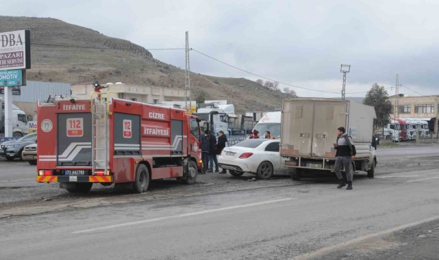 Şırnak'ta kamyonet ile otomobil çarpıştı: 5 yaralı
