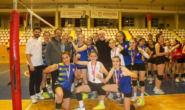 Sivas'ta voleybolda Özel İdare Spor şampiyon oldu