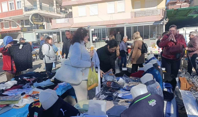 Soğuk havada tezgah açan esnaf turistlerden nasibini aldı