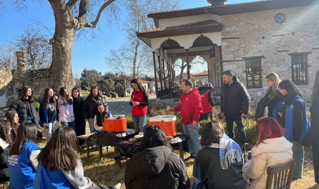 Stratonikeia'da gençler için çömlek atölyesi düzenlendi
