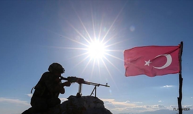 Suriye'nin kuzeyinde yaralanan Uzman Çavuş Osman Oktay, tedavi gördüğü hastanede şehit oldu