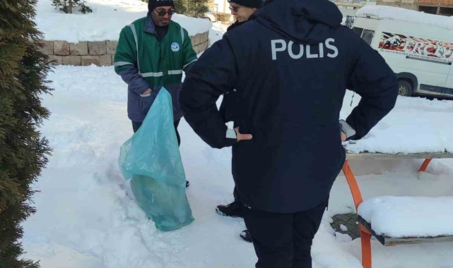 Talas Belediyesi personeli bulduğu parayı polise teslim etti