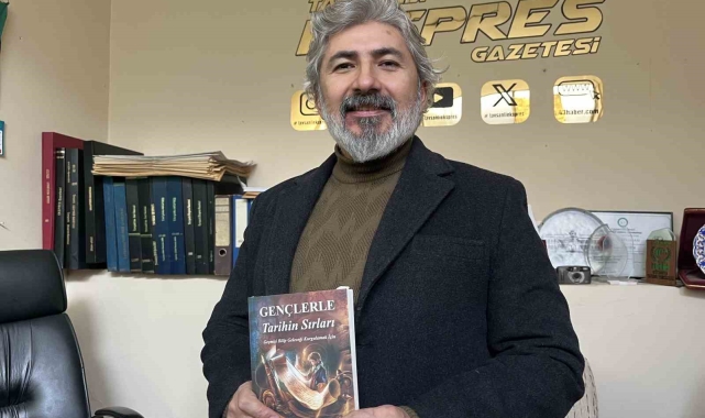 Tavşanlı'da Tarih Öğretmeni Mesut Kocaman'ın yeni kitabı "Gençlerle Tarihin Sırları" yayımlandı