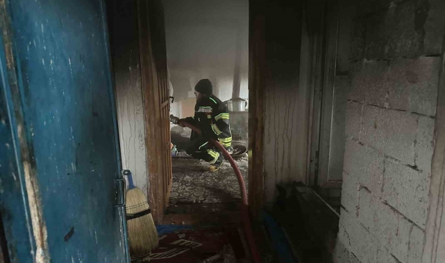 Tekman'da ev yangını korkuttu