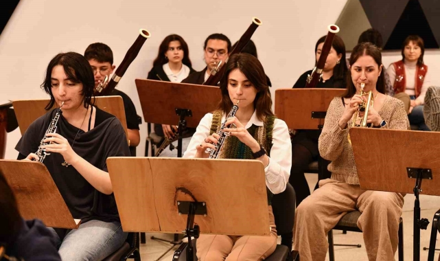 Tepebaşı Çocuk ve Gençlik Senfoni Orkestrası konsere hazırlanıyor