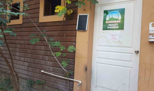Tepkilere neden olan tuvaletten çevrilme mescit kapatılıp kapısı zincirlendi