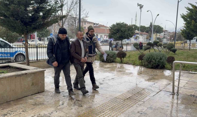 Tır dorsesinde Afganistan uyruklu 5 göçmen yakalandı