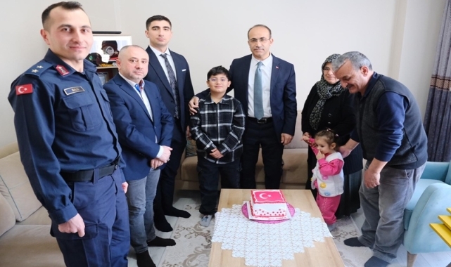 Turhal Kaymakamı Ersin Tepeli şehidin oğlunun doğum gününe katıldı