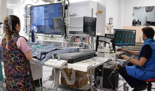 &quot;Türkiye&#039;de kolorektal kanser hem erkeklerde hem de kadınlarda en sık görülen 3. kanser türüdür&quot;